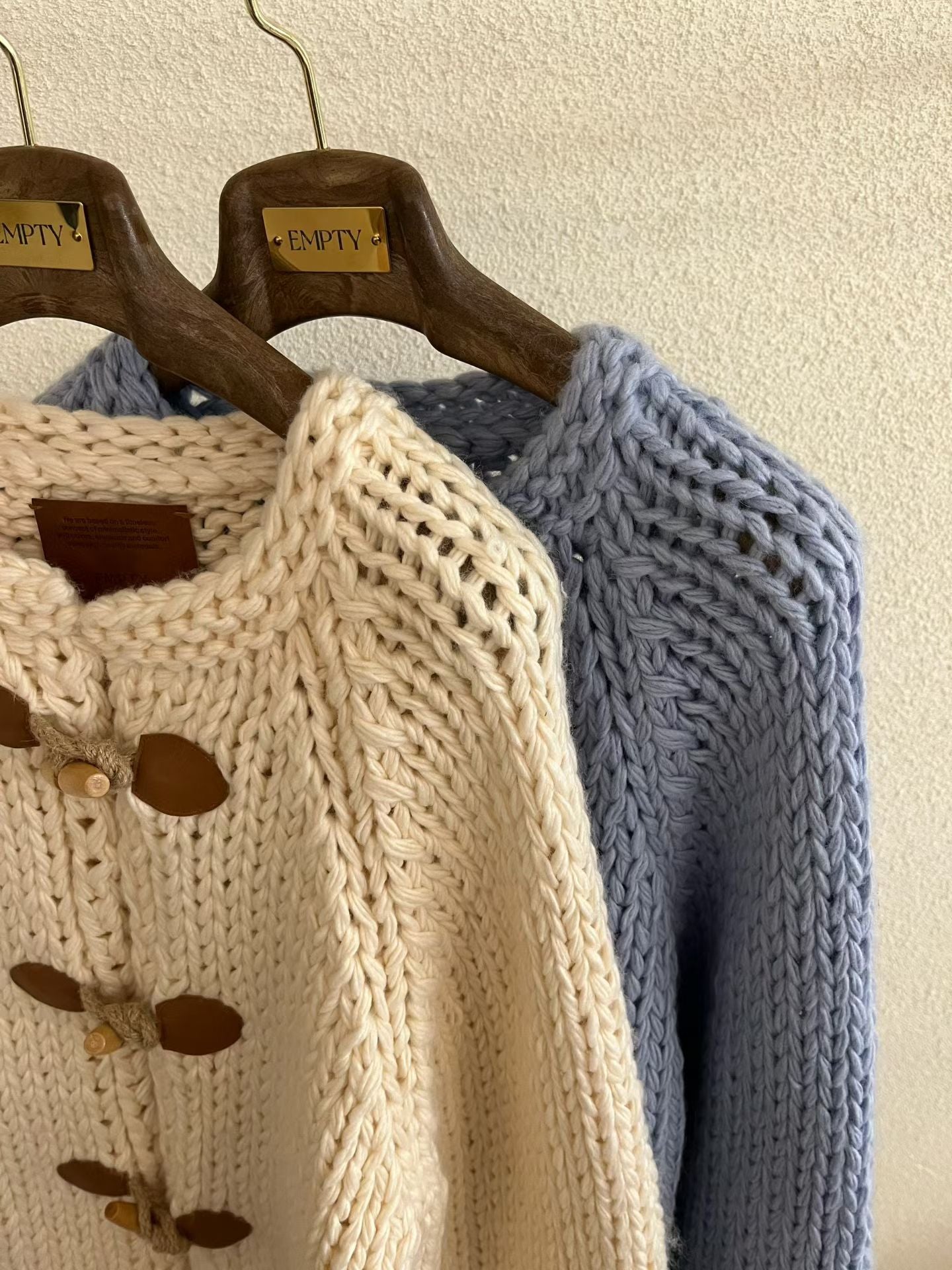 牛角扣羊毛針織外套