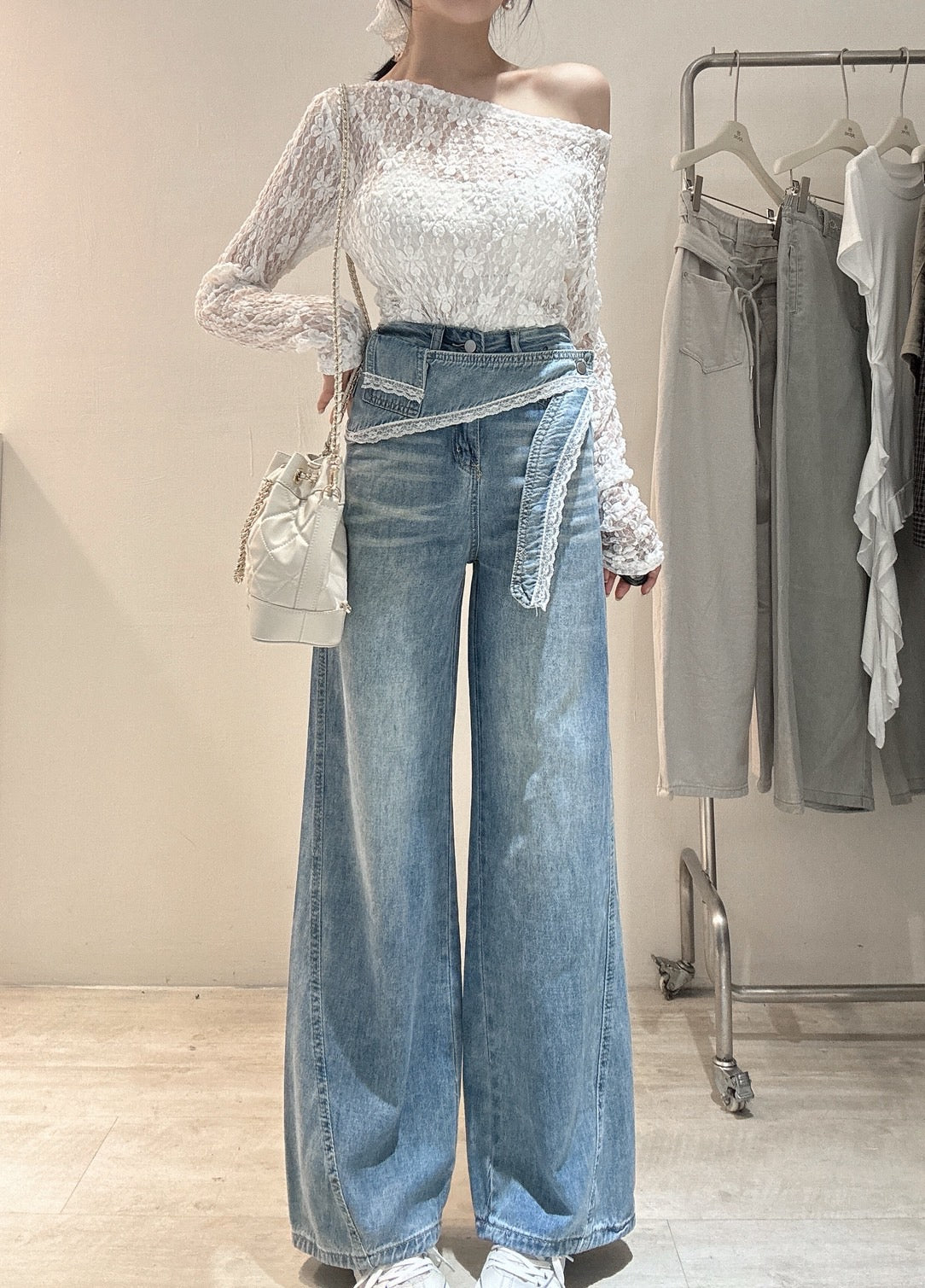 蕾絲腰帶造型直筒褲