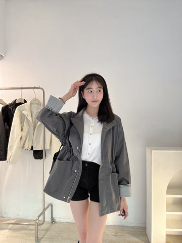 設計款刺繡風衣外套