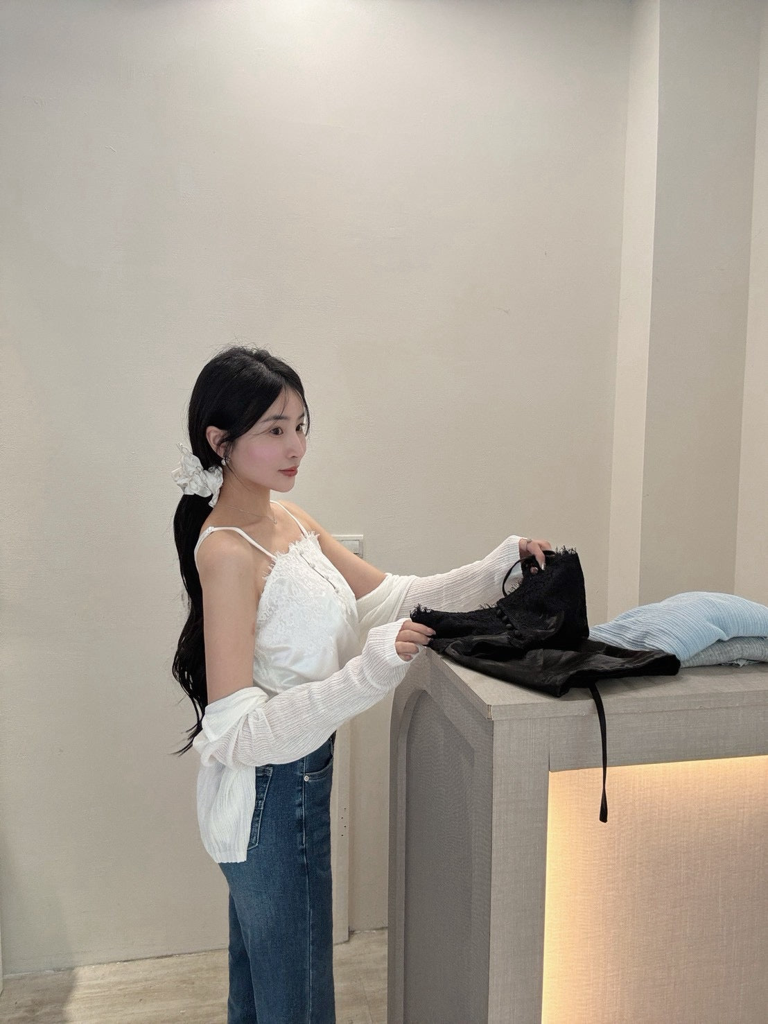 睫毛蕾絲緞面背心