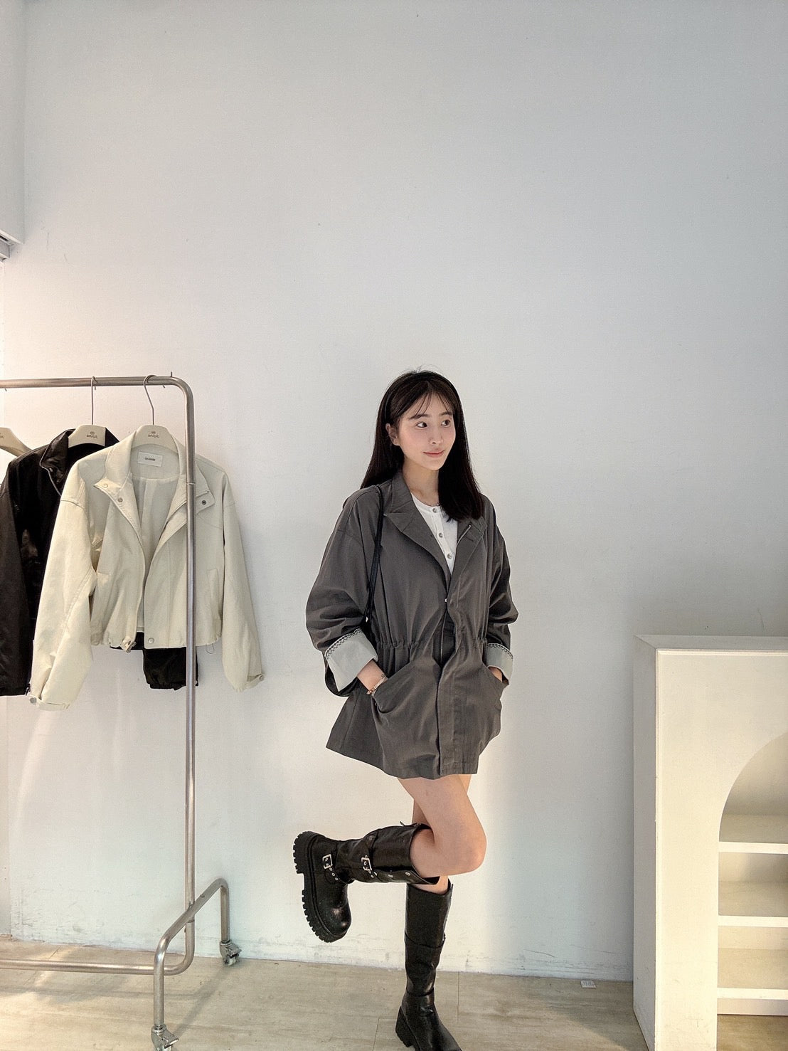 設計款刺繡風衣外套