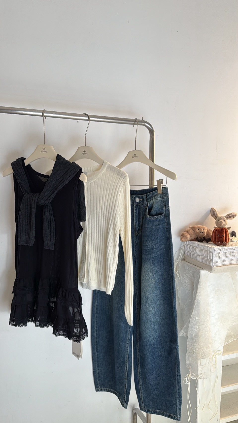 透膚網紗緹花背心