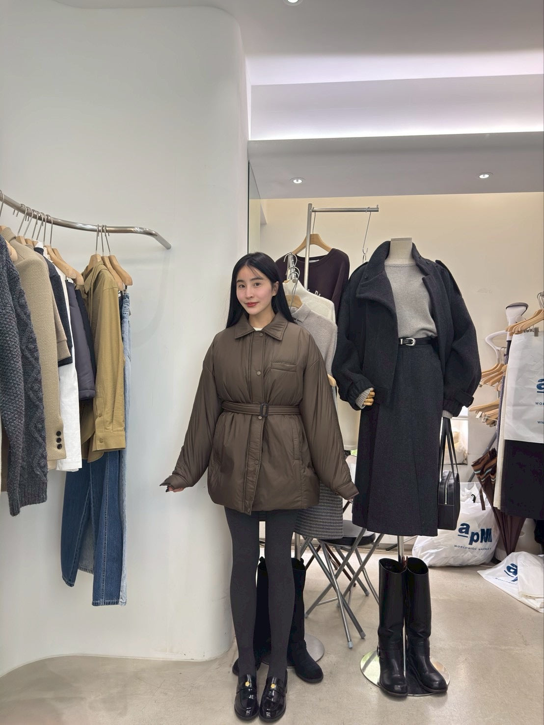 超輕巧收腰鴨絨外套