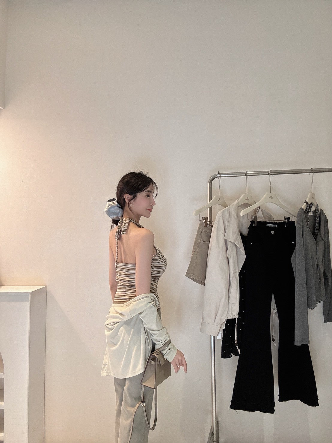 兩件式條紋繞脖上衣