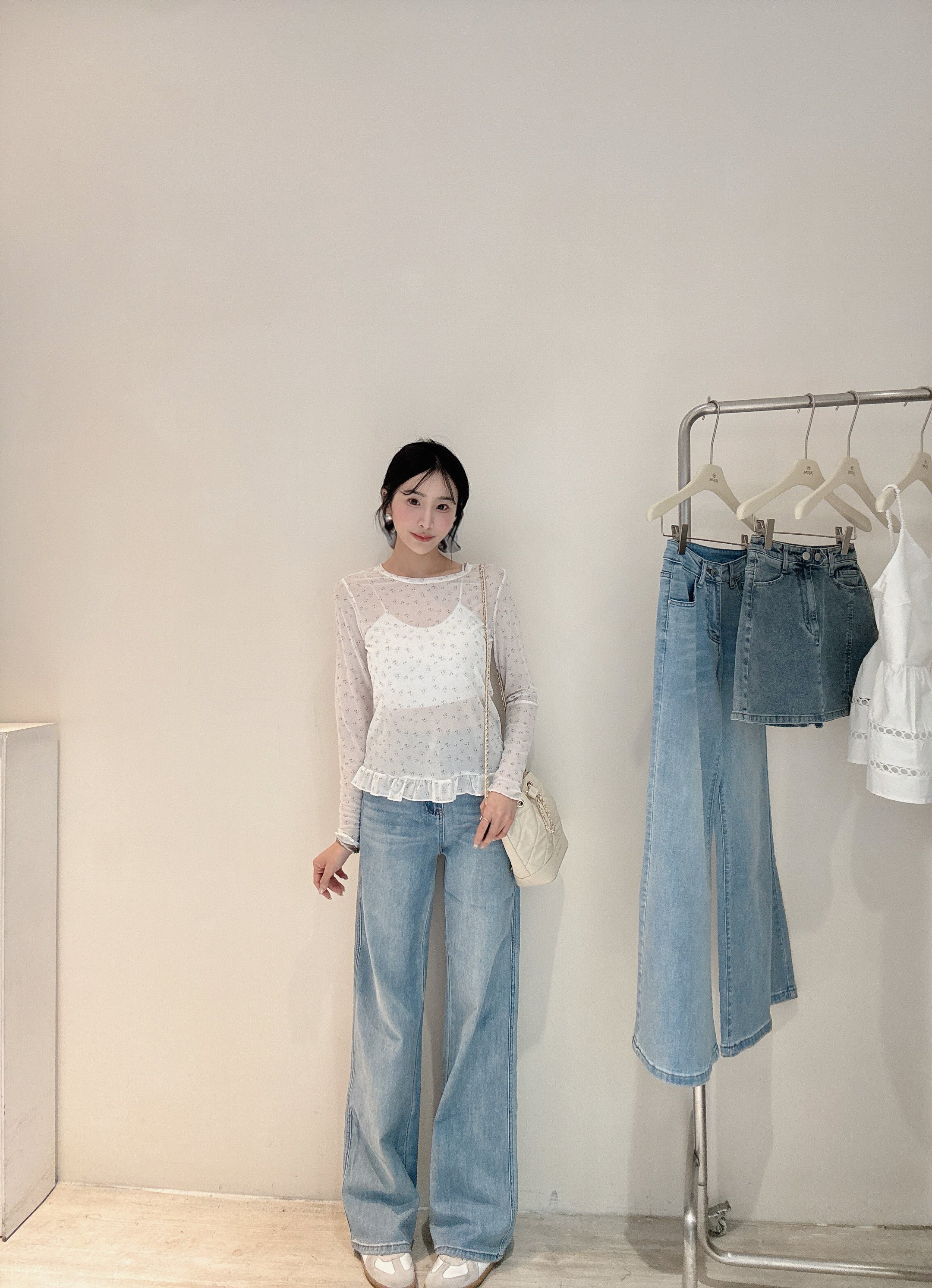 荷葉邊小花透膚衫