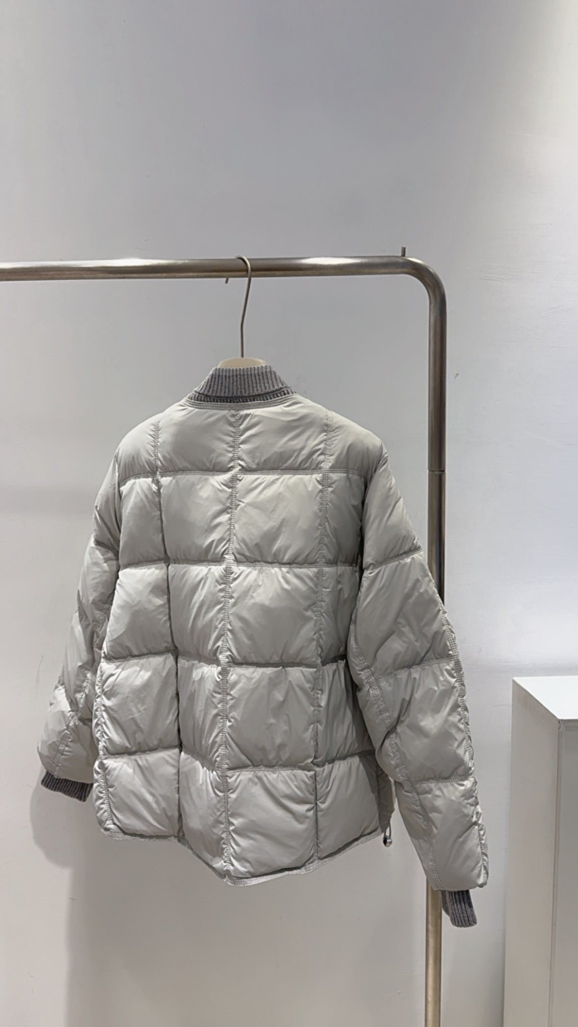 輕奢感拼接羽絨外套