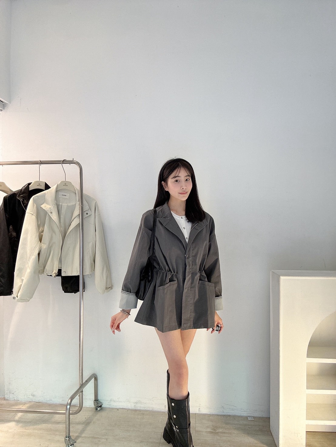 設計款刺繡風衣外套