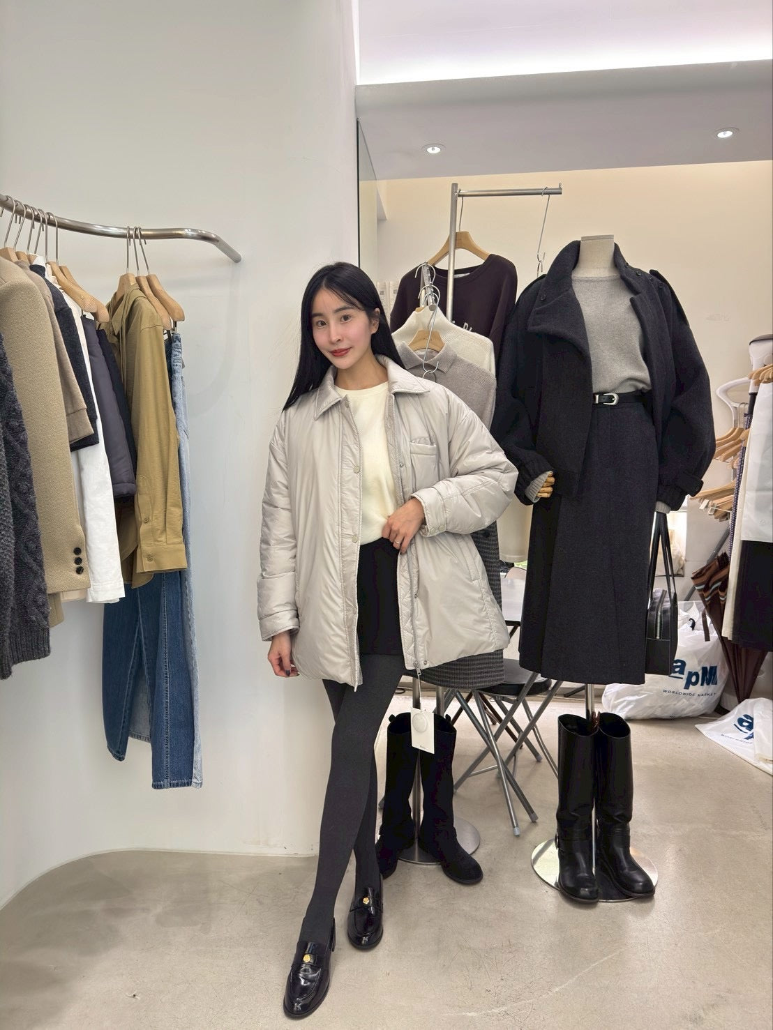 超輕巧收腰鴨絨外套