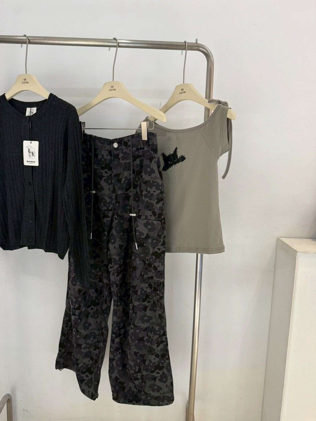 小花迷彩工裝縮口褲