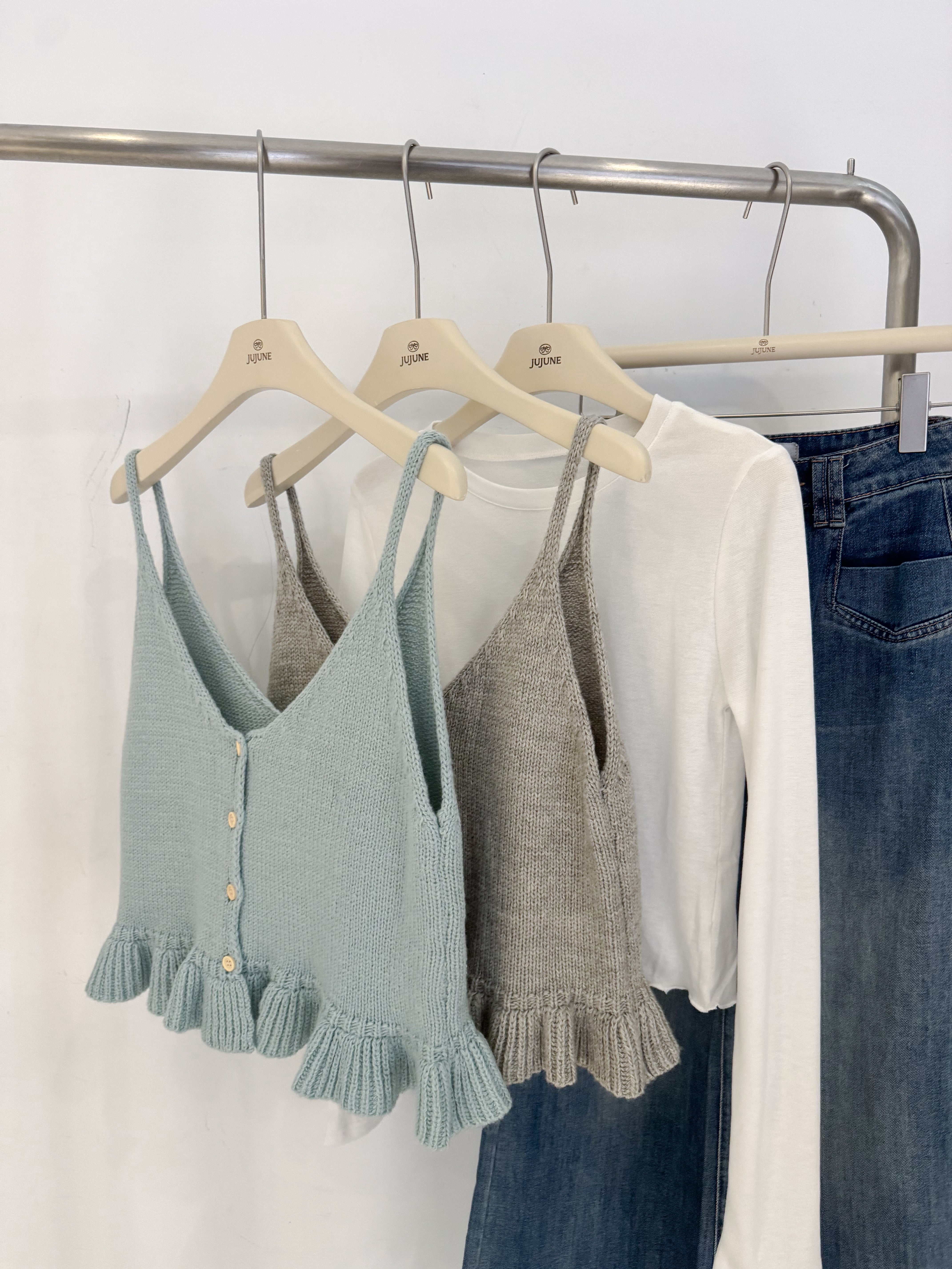 排扣荷葉針織背心