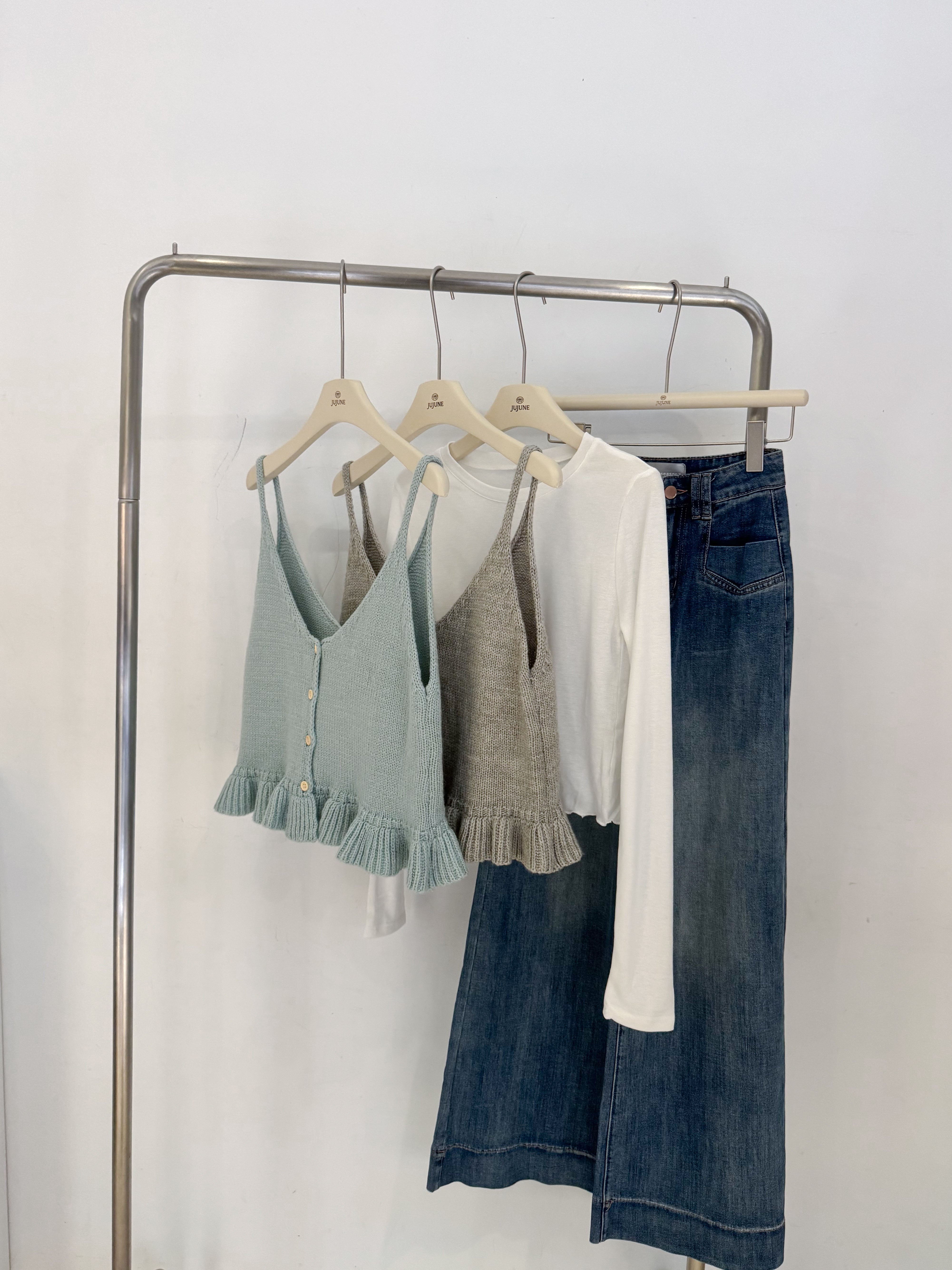 排扣荷葉針織背心