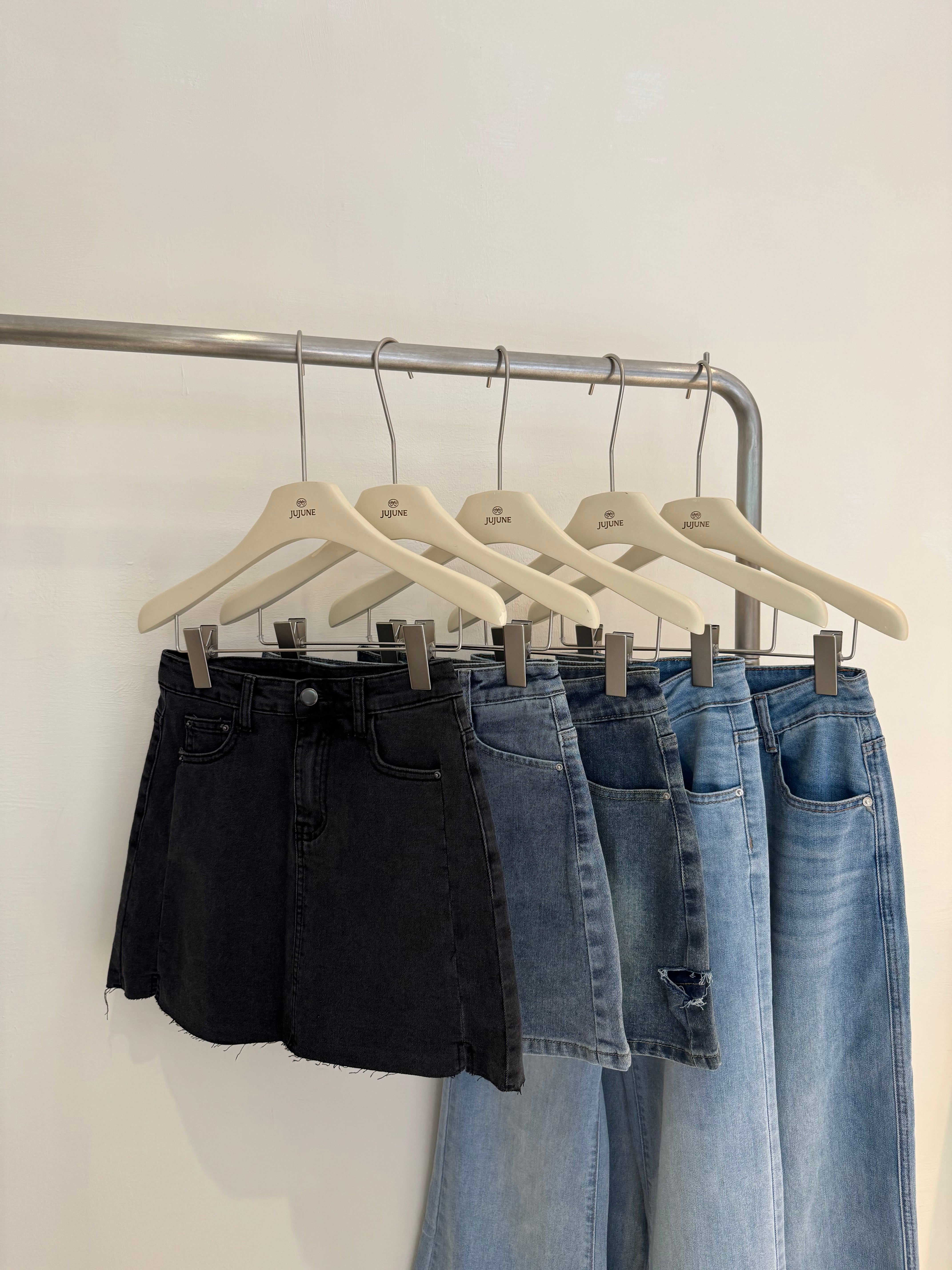 水洗黑彈力牛仔褲裙