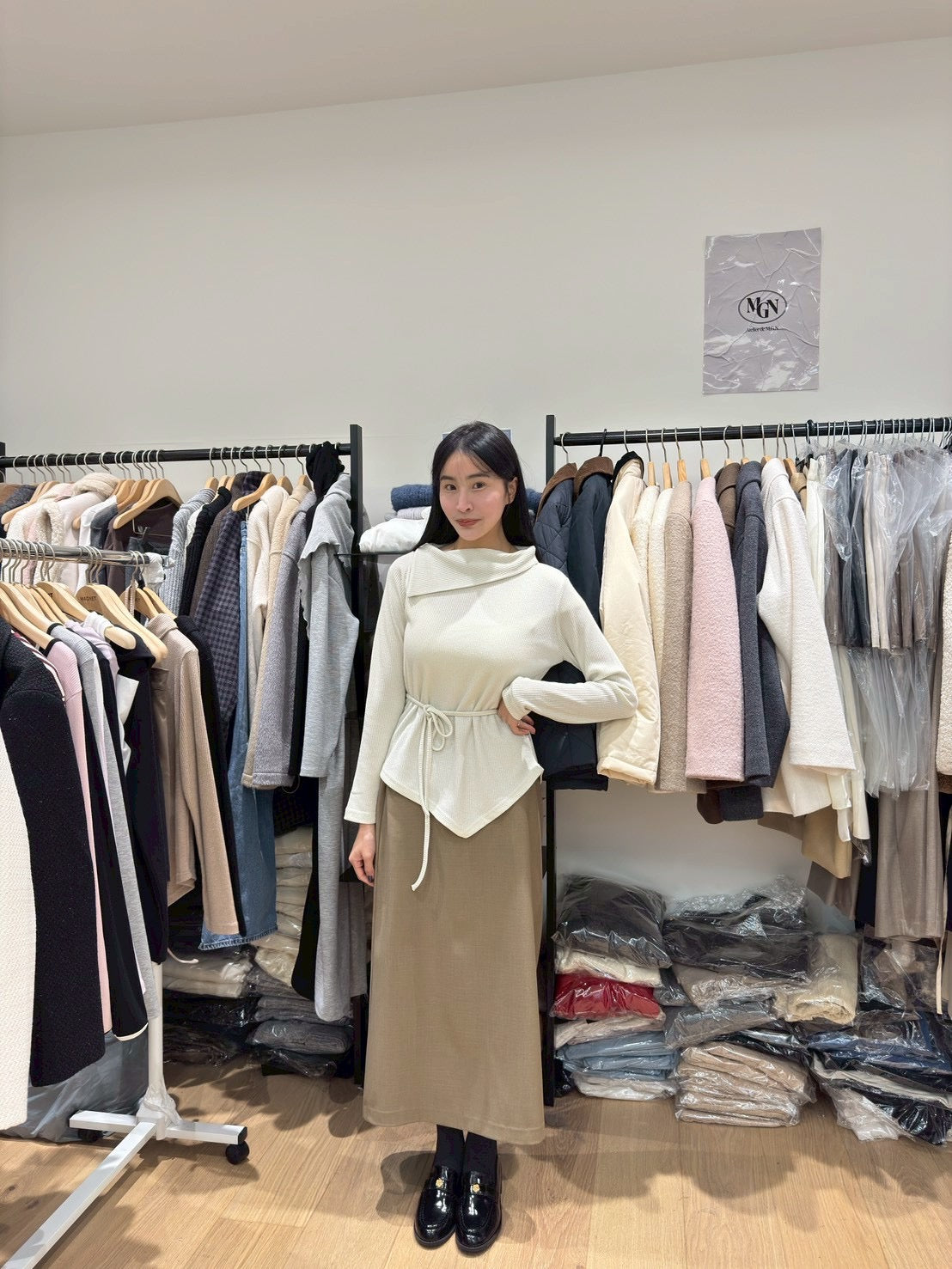 金蔥垂領造型上衣