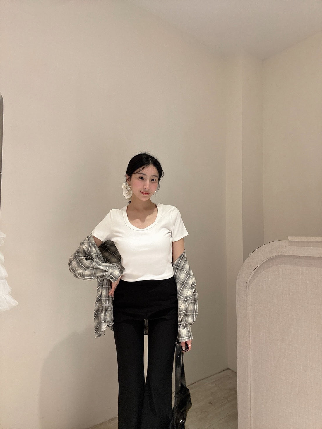 寬領口質感圓領上衣