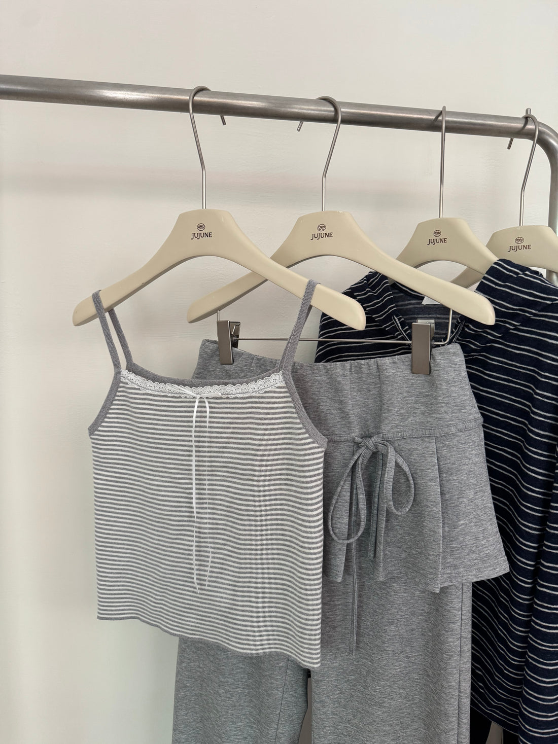 條紋兩件式套裝