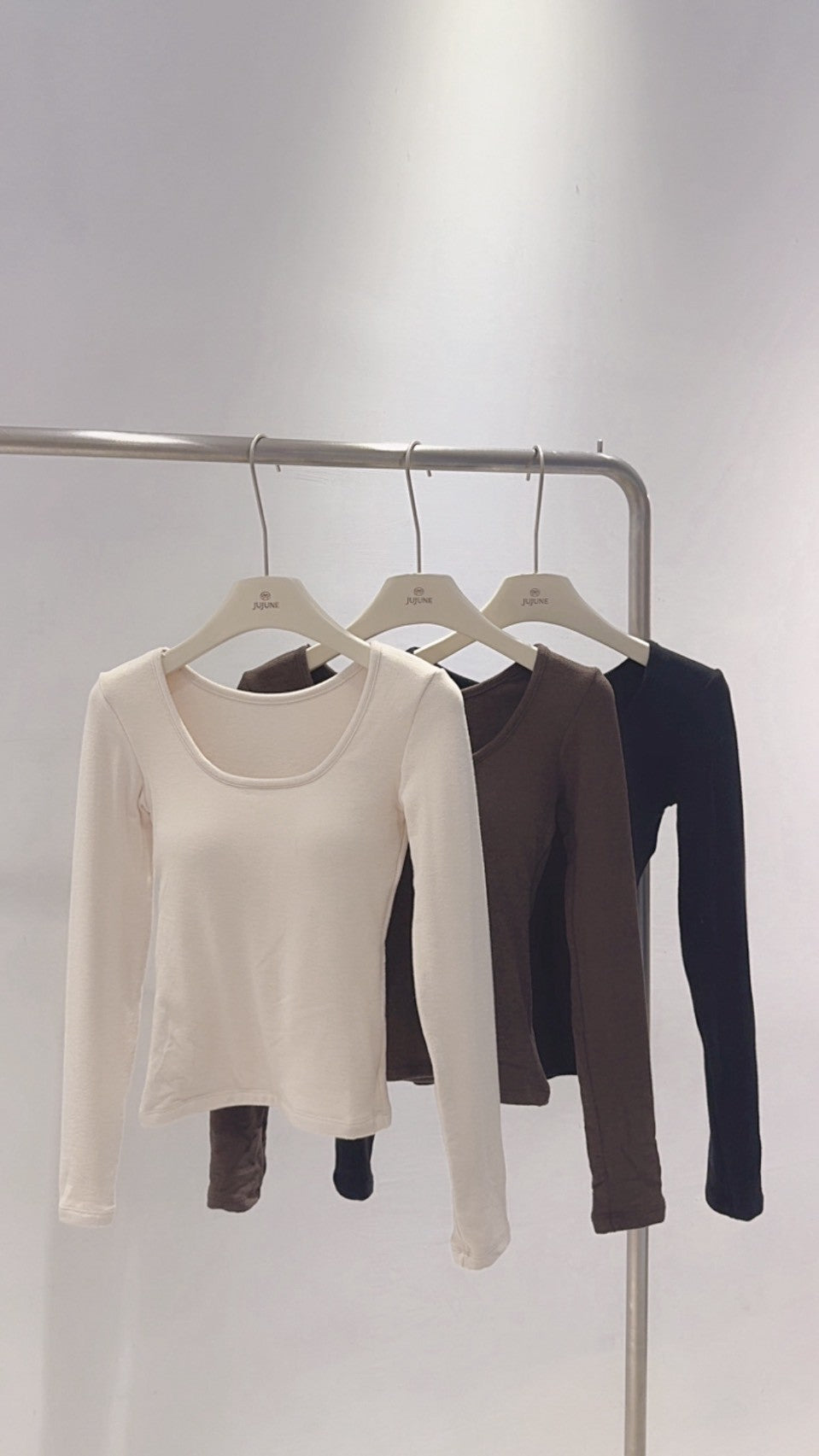 自帶胸墊顯瘦薄絨上衣