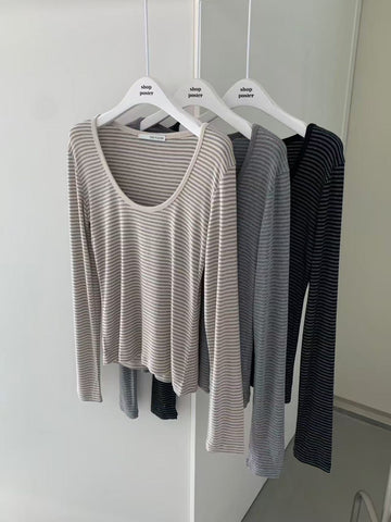 D03.寬領口修身上衣