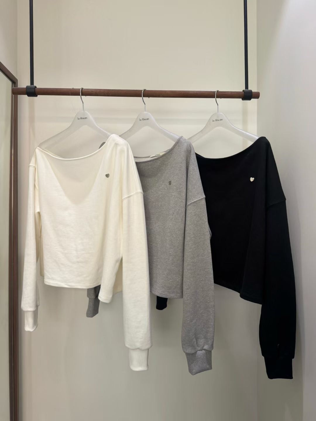 A12 寬領口質感衛衣