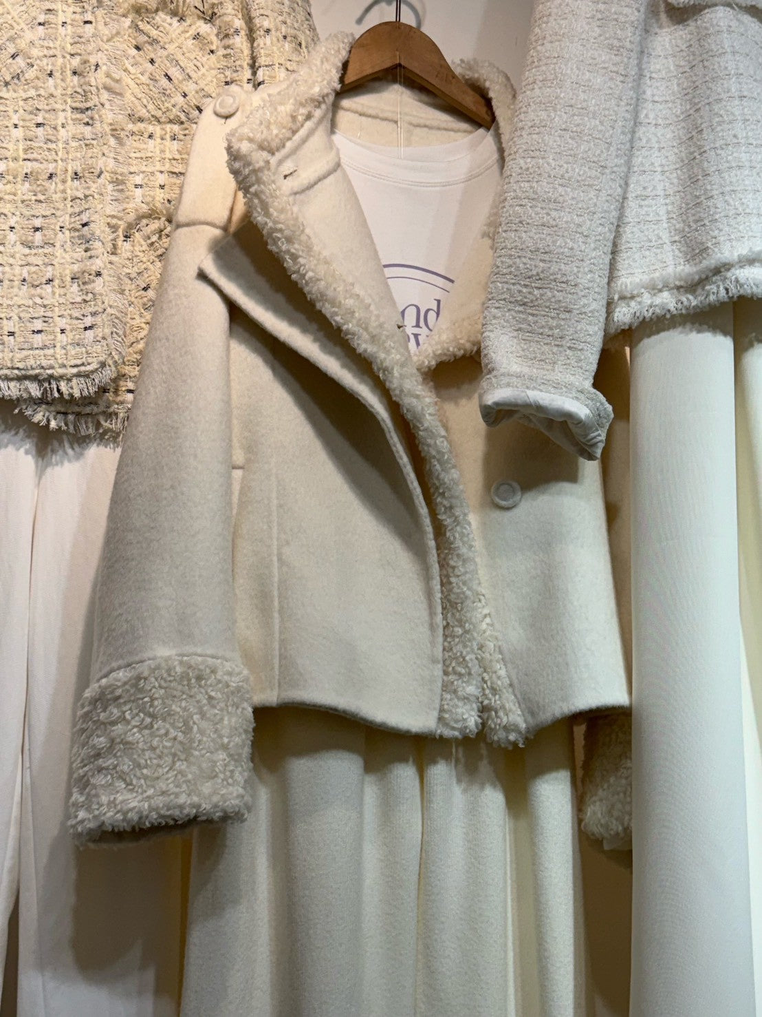 羊羔毛袖翻領手工大衣