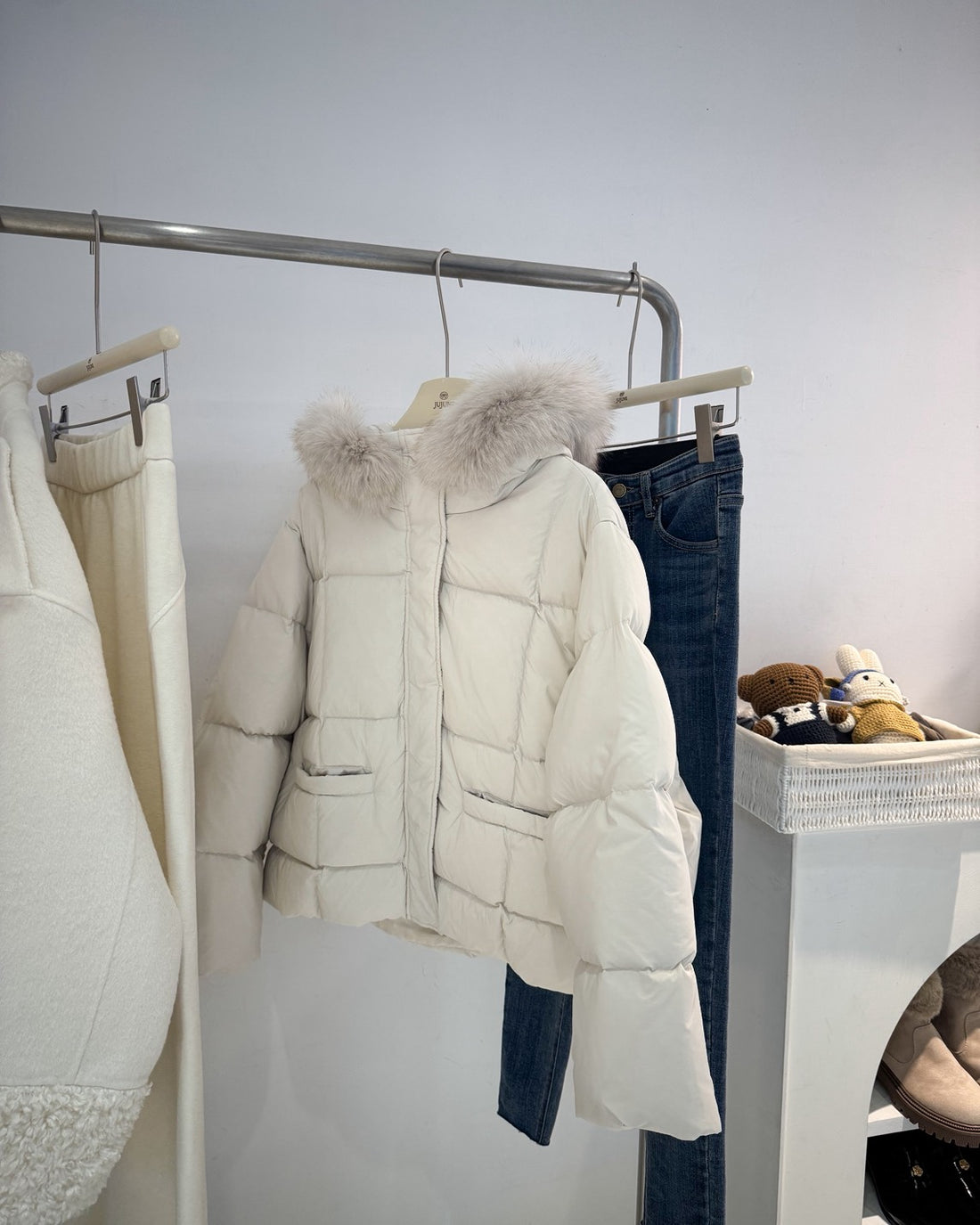 冷灰奶霜鴨絨外套