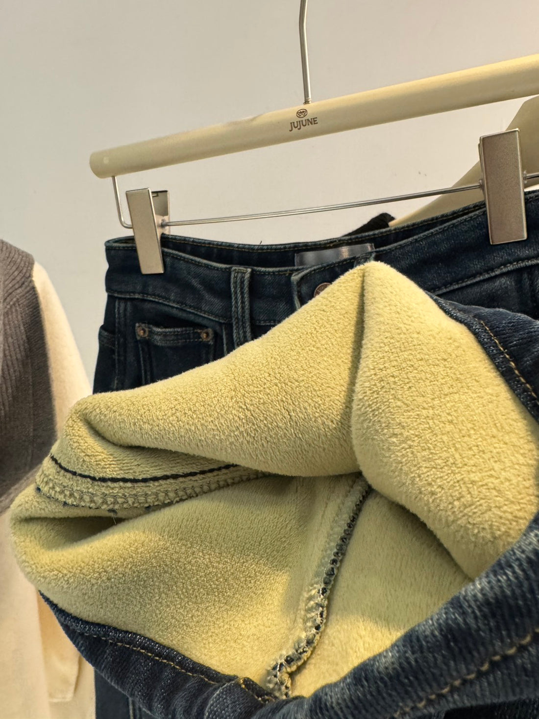 深藍刷絨直筒彎刀褲