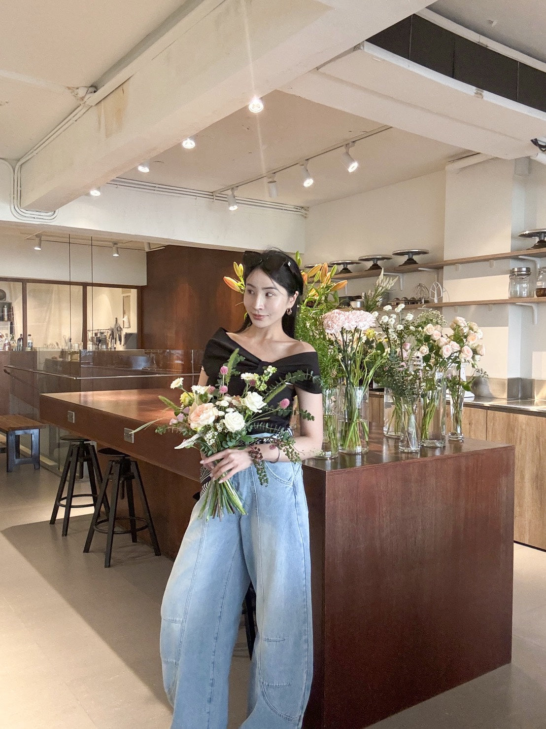 設計款附絲巾涼感彎刀褲