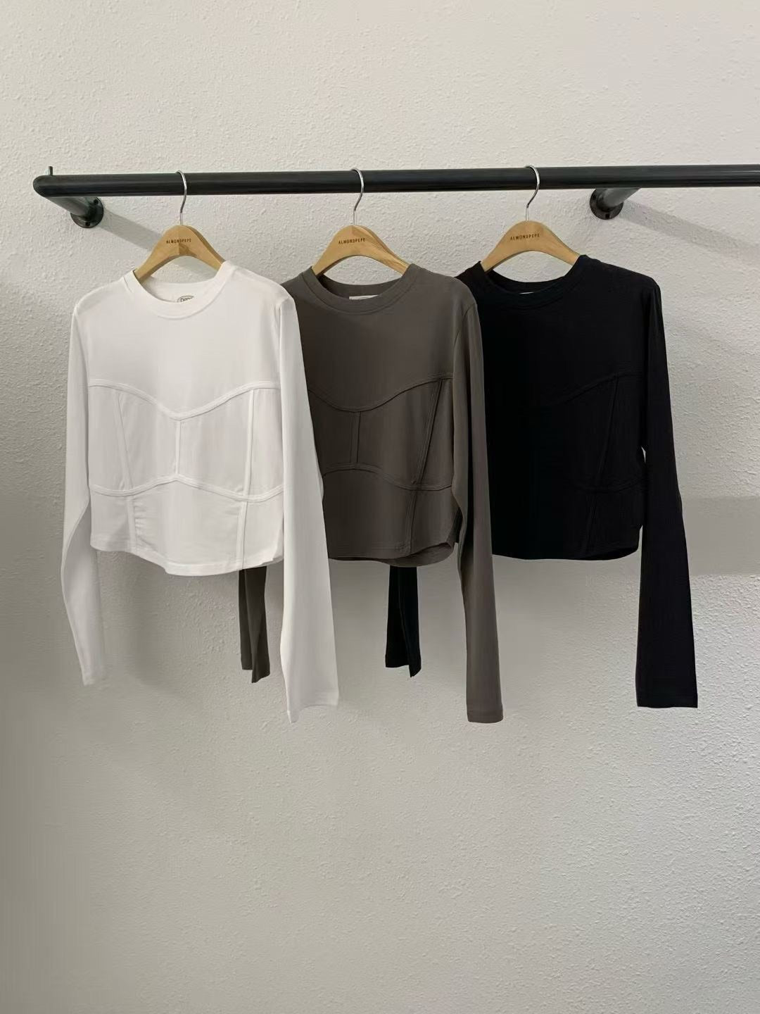 A08.壓線彈力顯瘦上衣