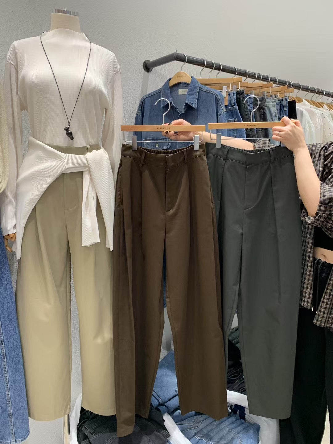 A13.顯瘦版型直筒褲