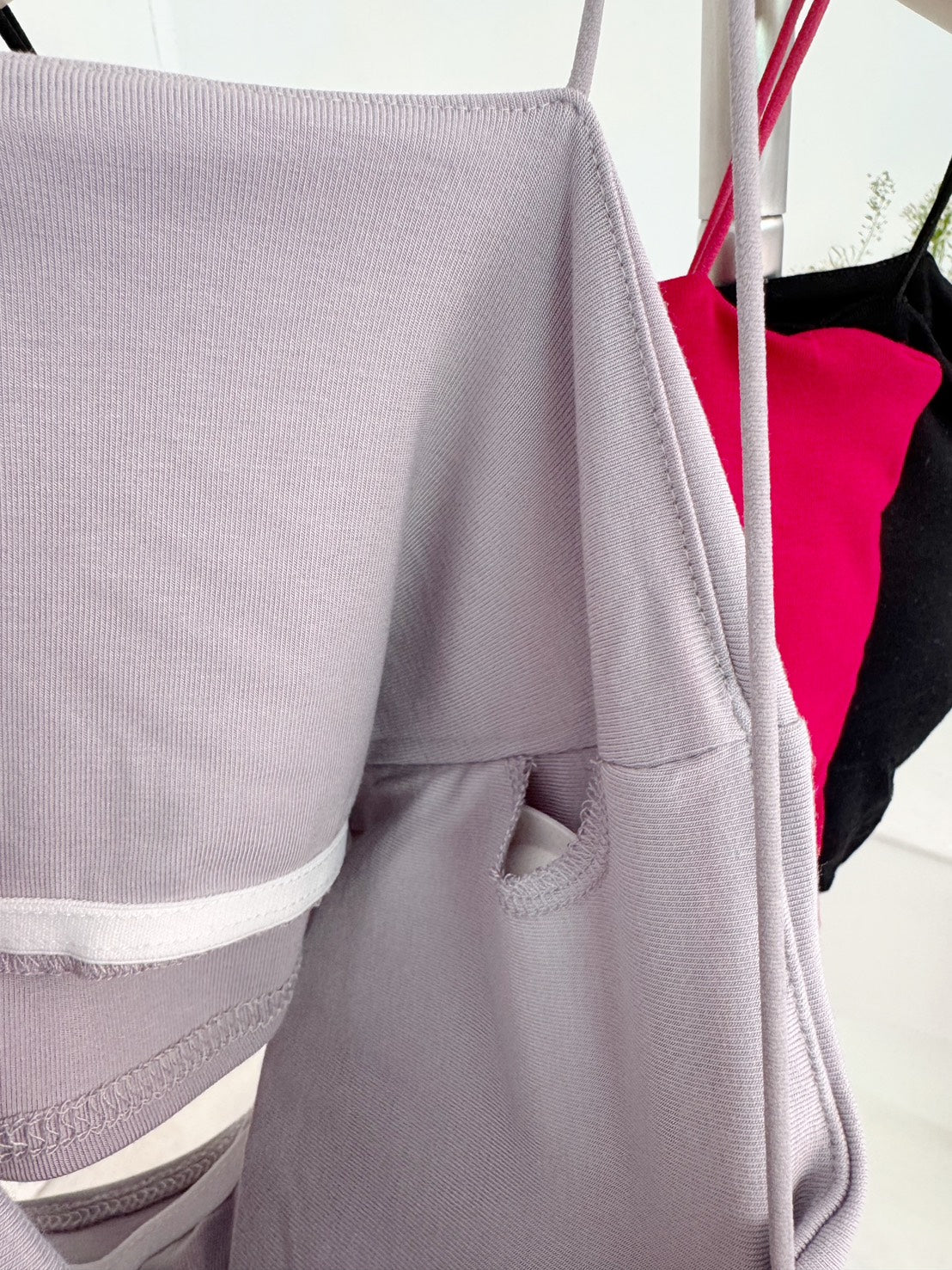 短版細肩帶背心