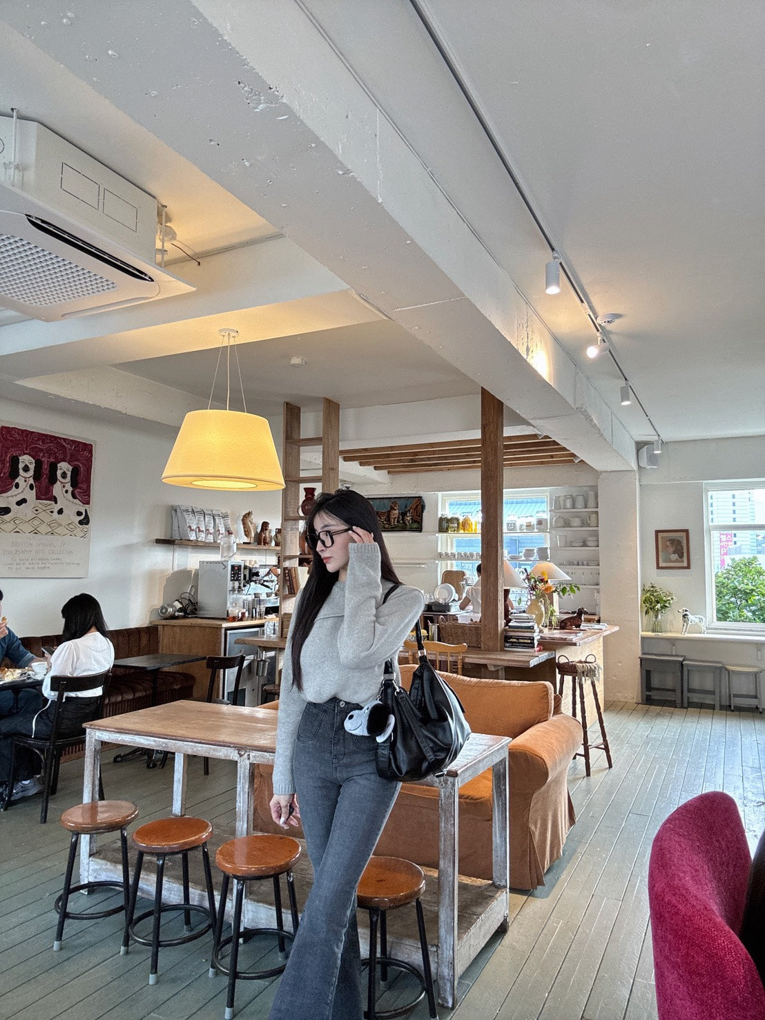 雙口袋提臀喇叭褲