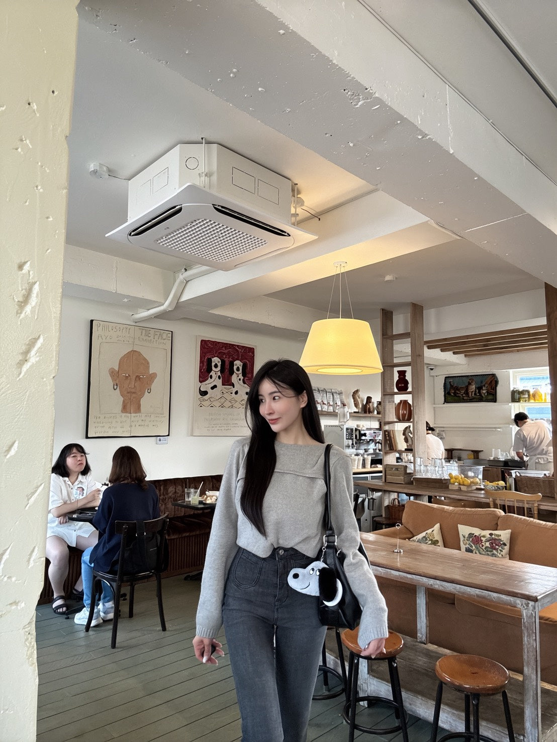 雙口袋提臀喇叭褲