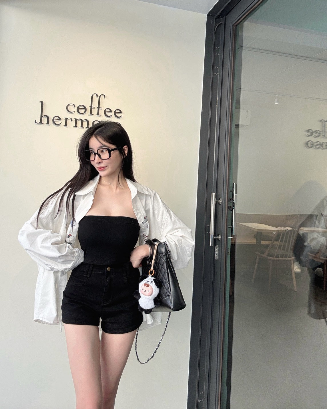 彈力辣腿小短褲