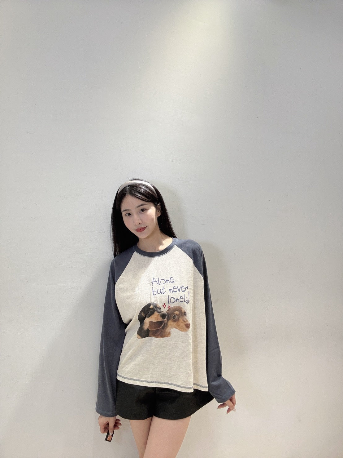 撞色手繡臘腸狗TEE