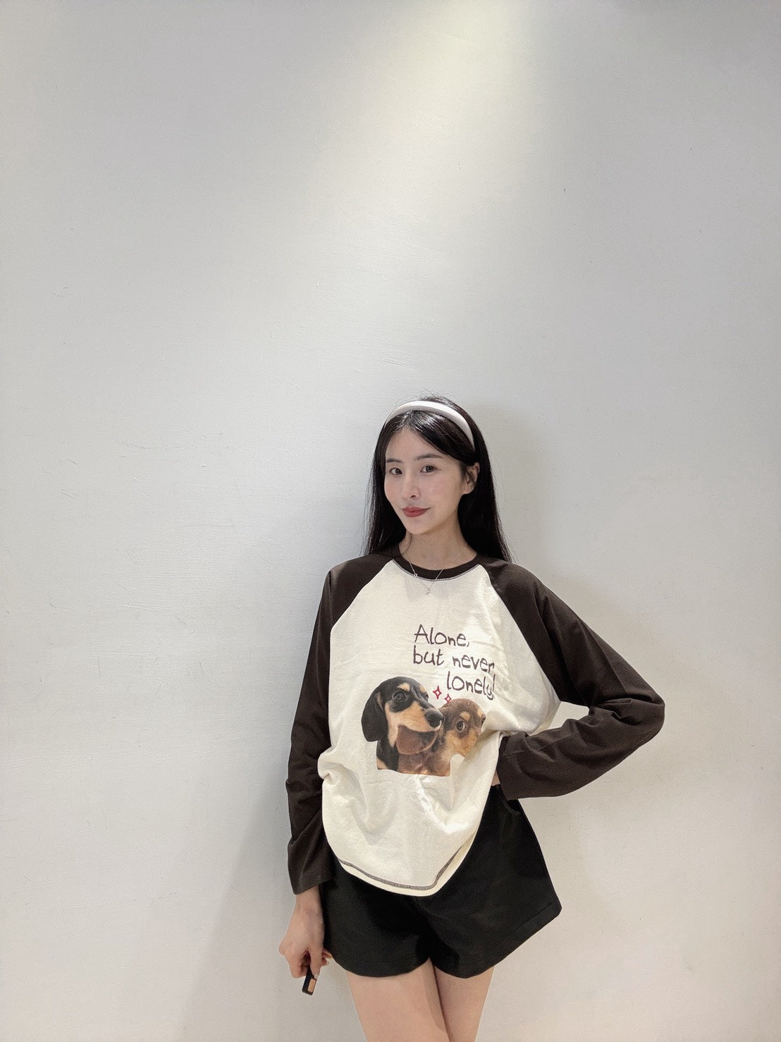 撞色手繡臘腸狗TEE