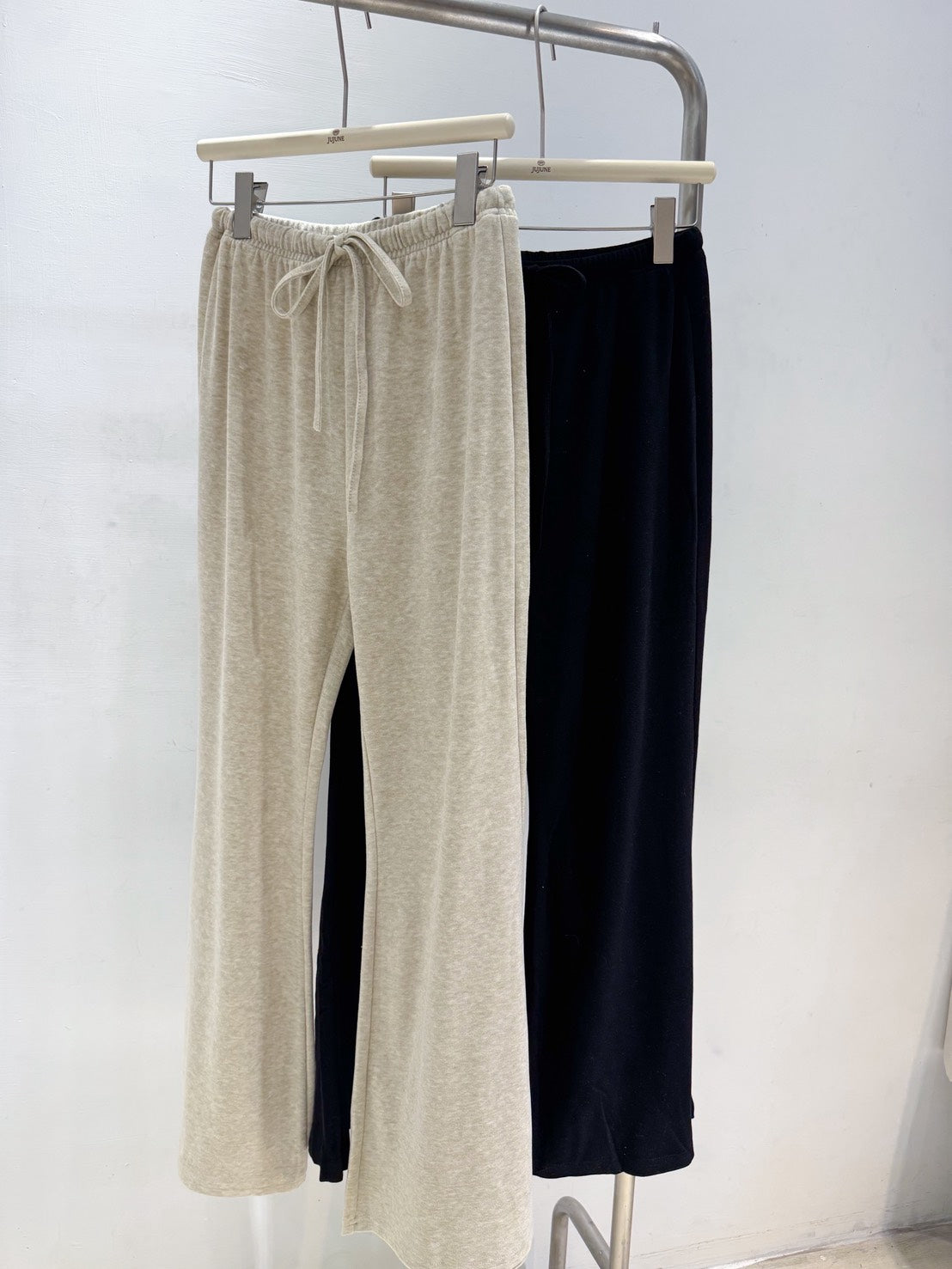 柔軟羊絨喇叭褲