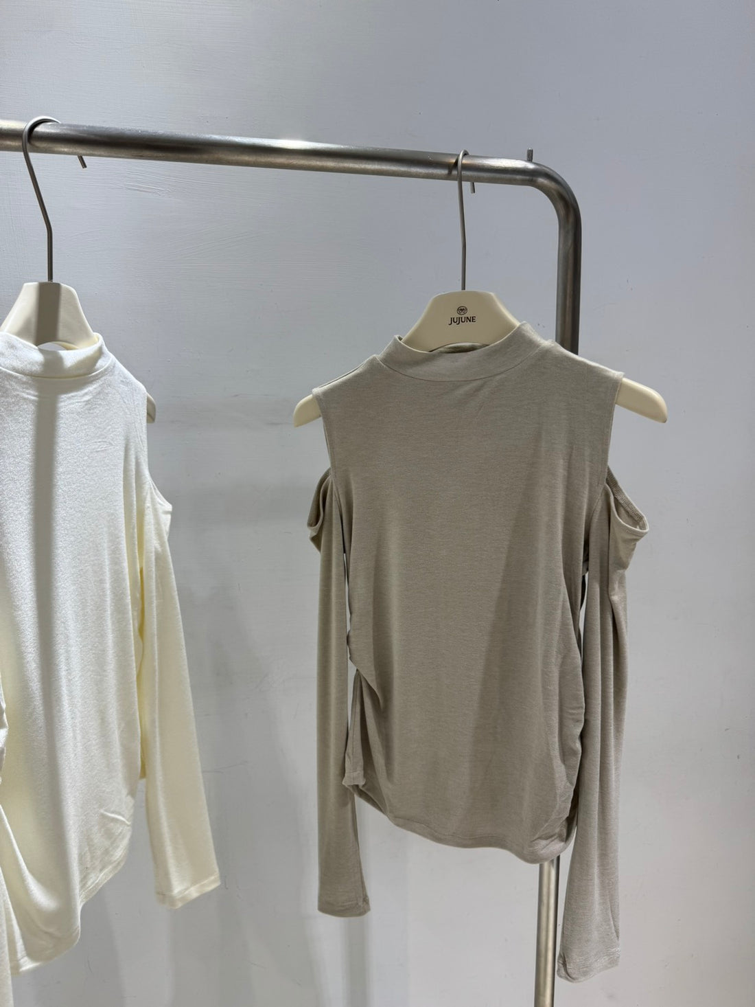 小立領挖肩柔棉上衣