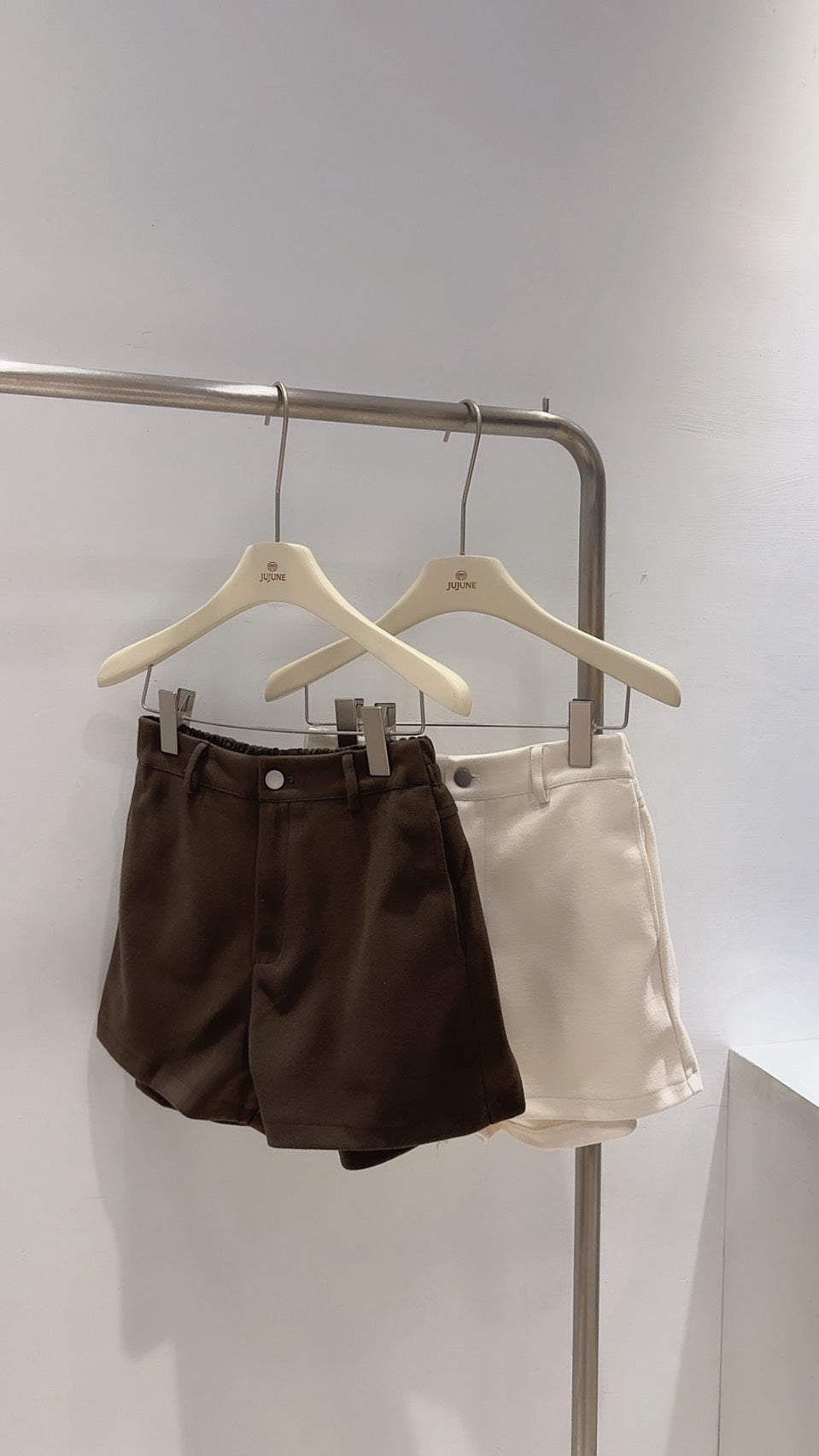 後鬆緊毛呢短褲