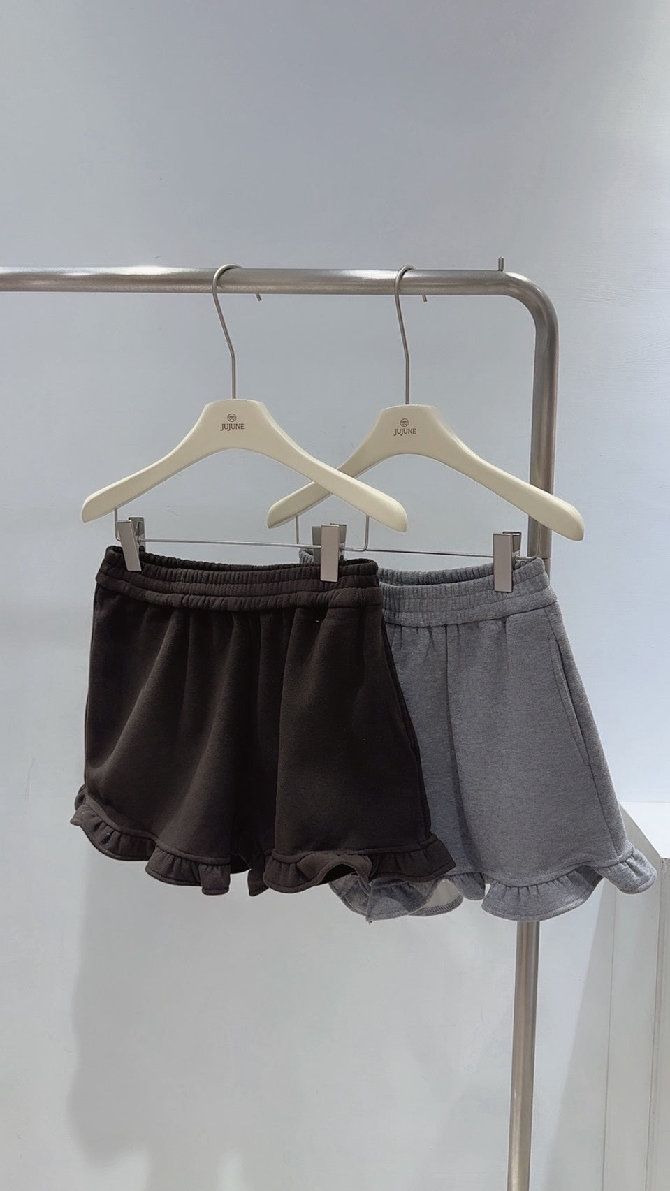 荷葉邊刷絨短褲