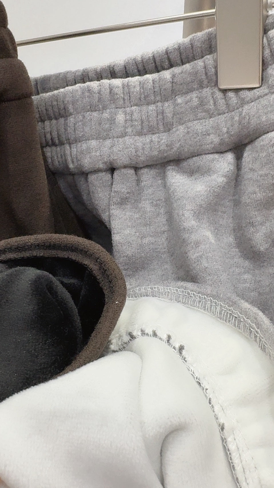 荷葉邊刷絨短褲