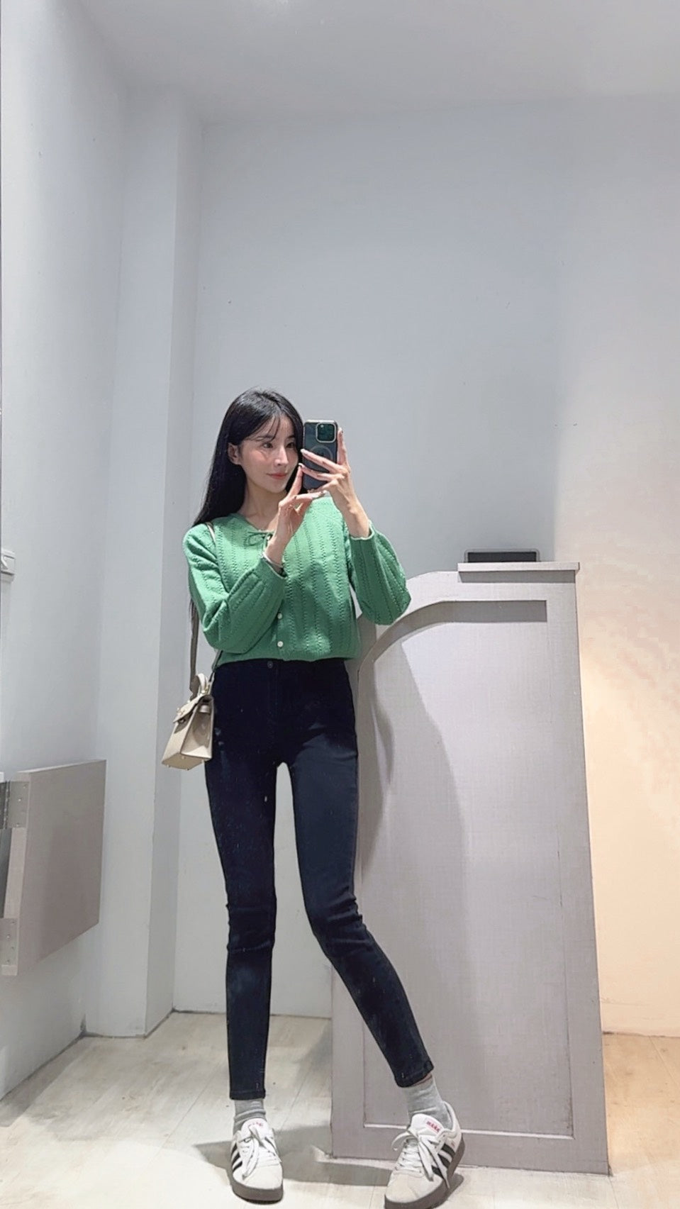 收馬鞍提臀彈力小黑褲