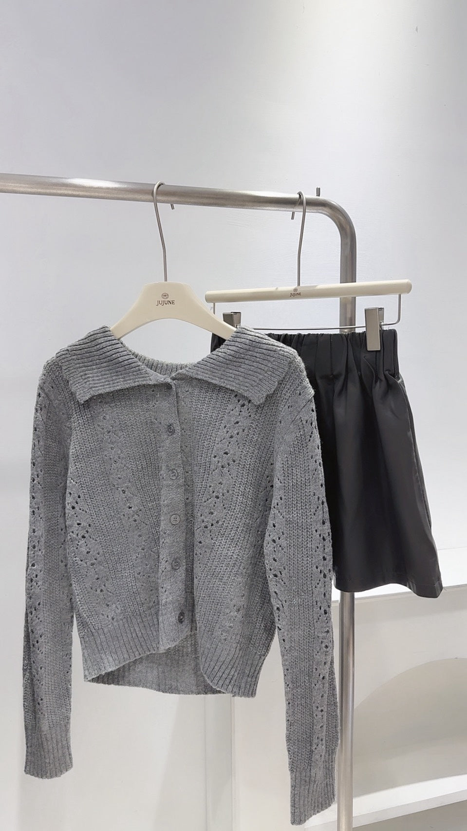 設計款翻領排釦針織