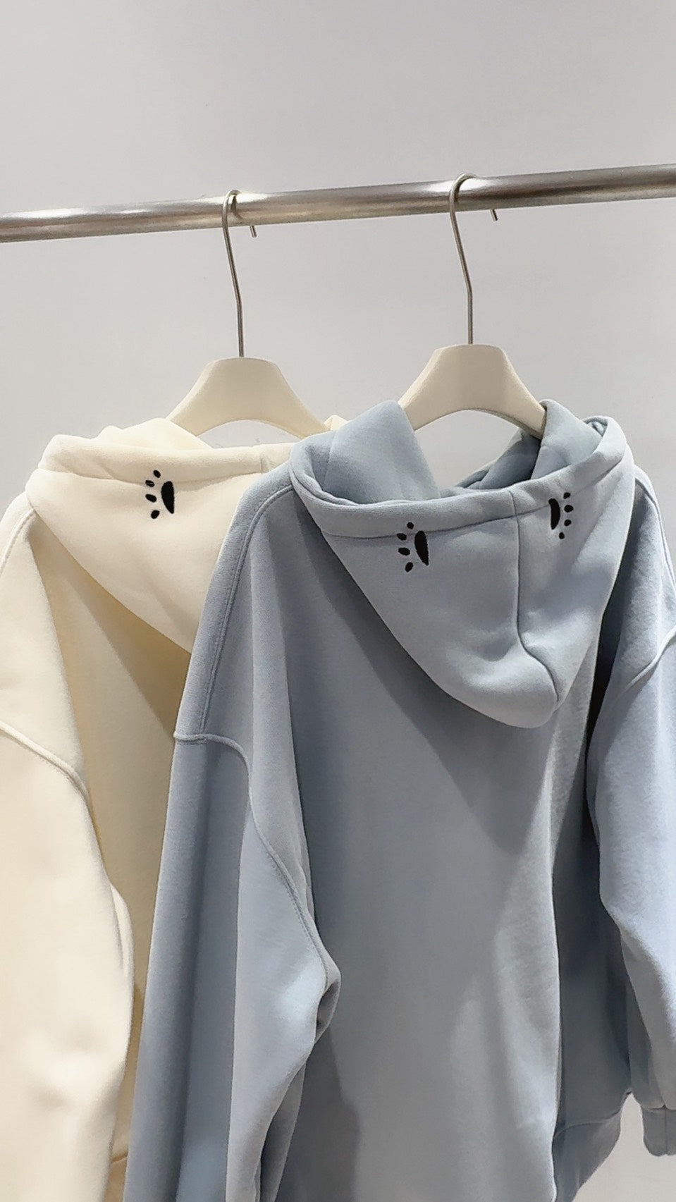 手繪狗狗刷絨連帽衛衣