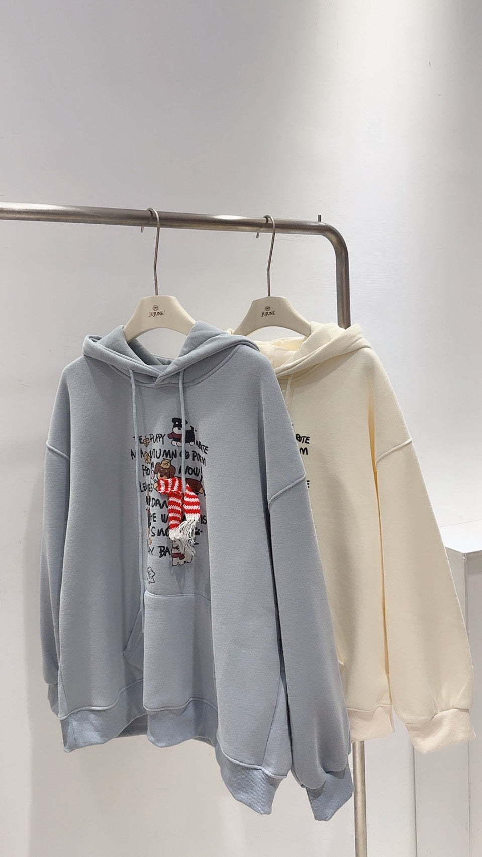 手繪狗狗刷絨連帽衛衣