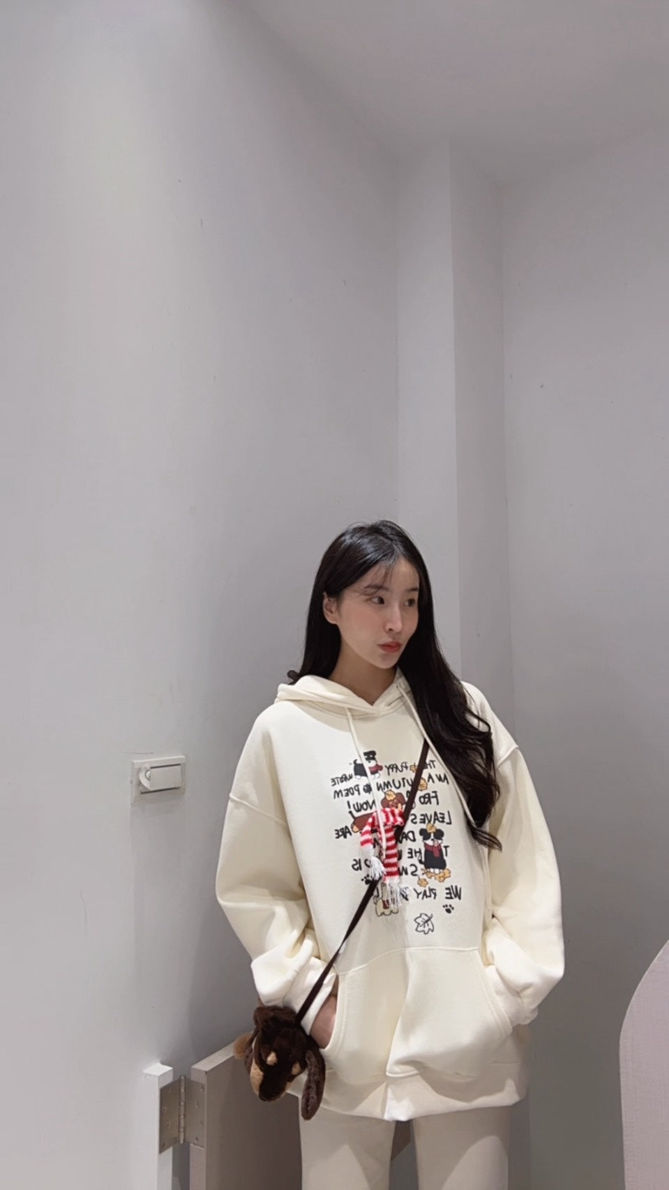 手繪狗狗刷絨連帽衛衣