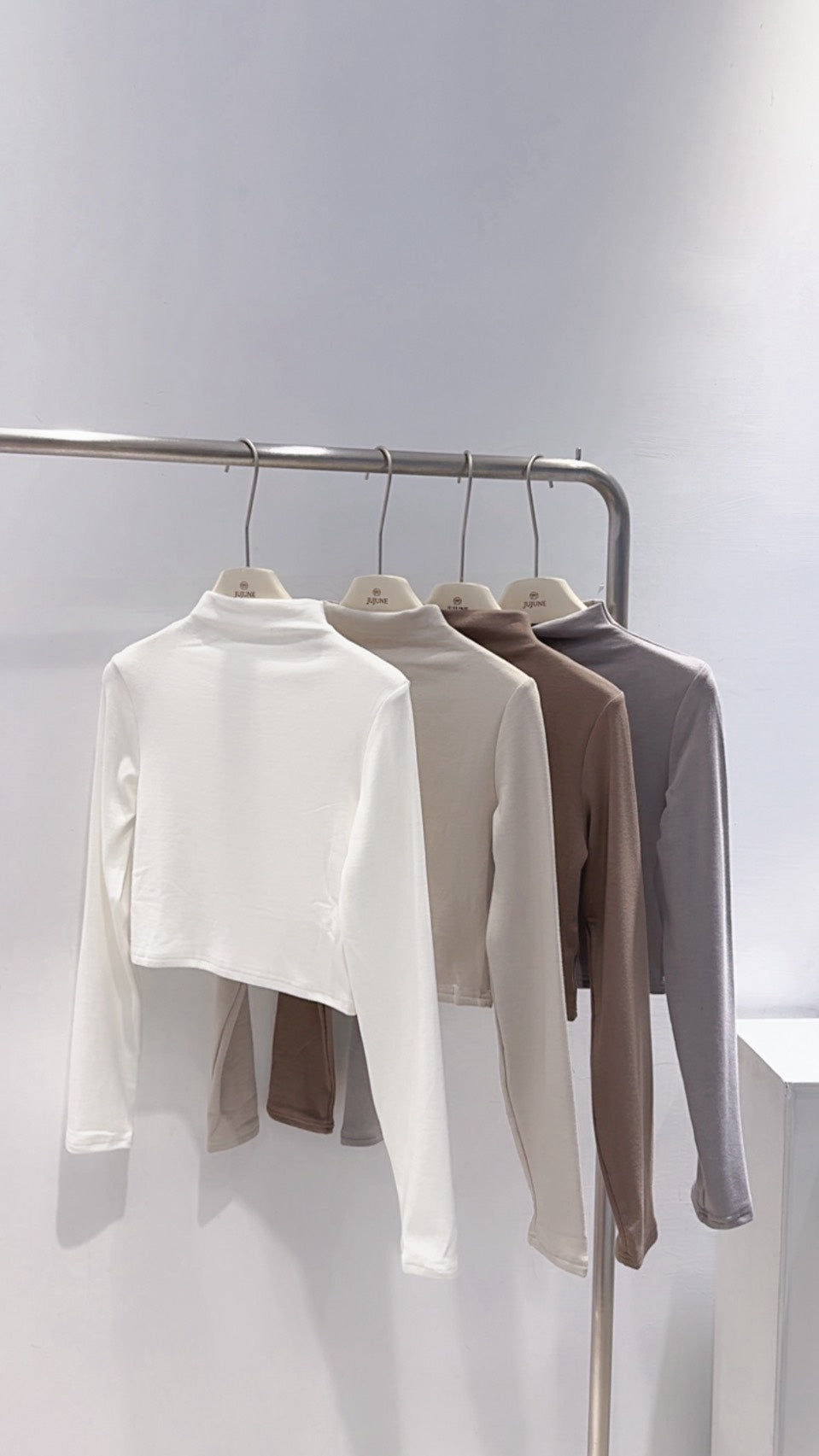 小立領薄絨短版上衣