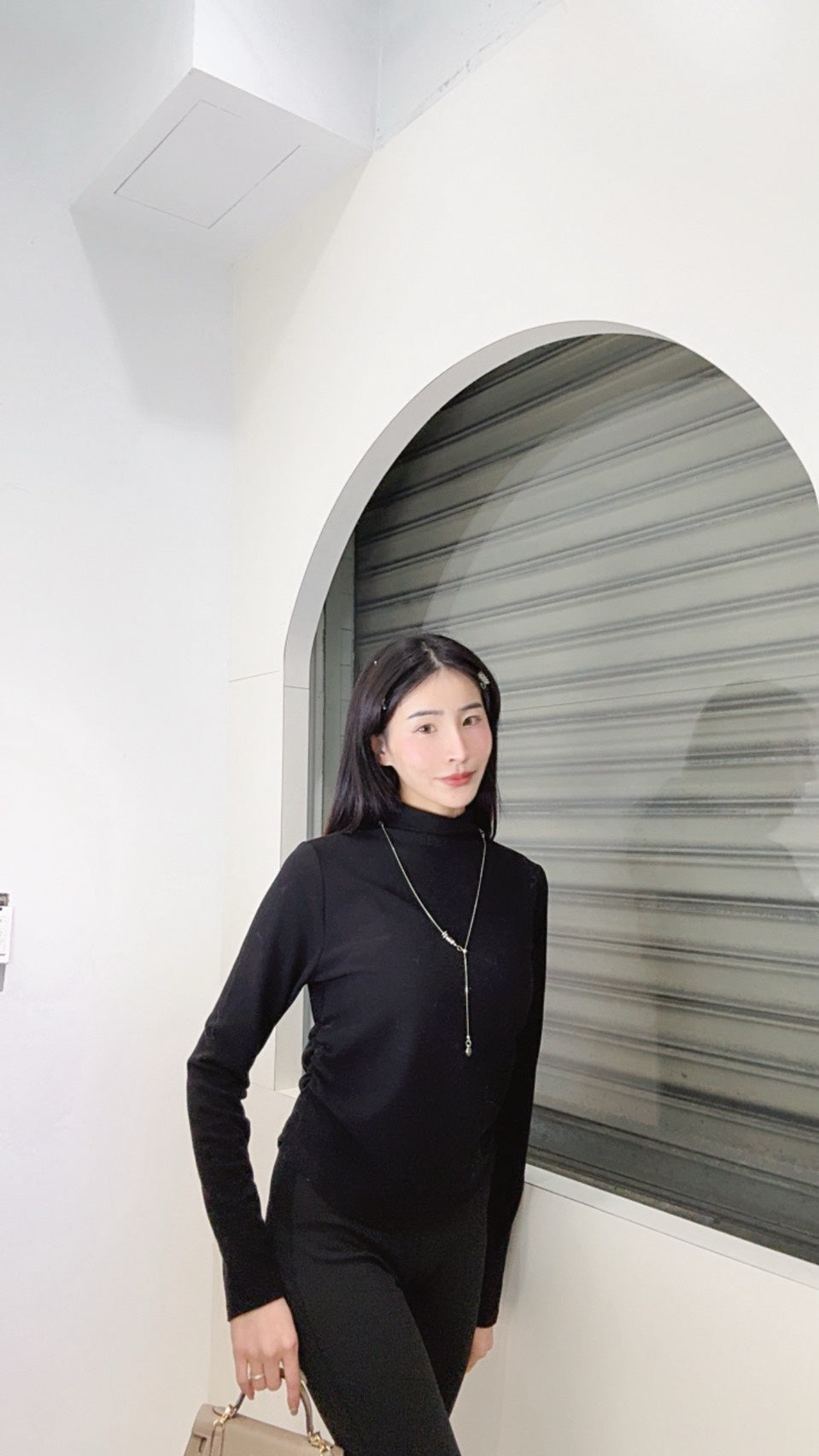 項鍊立領抓皺磨毛上衣