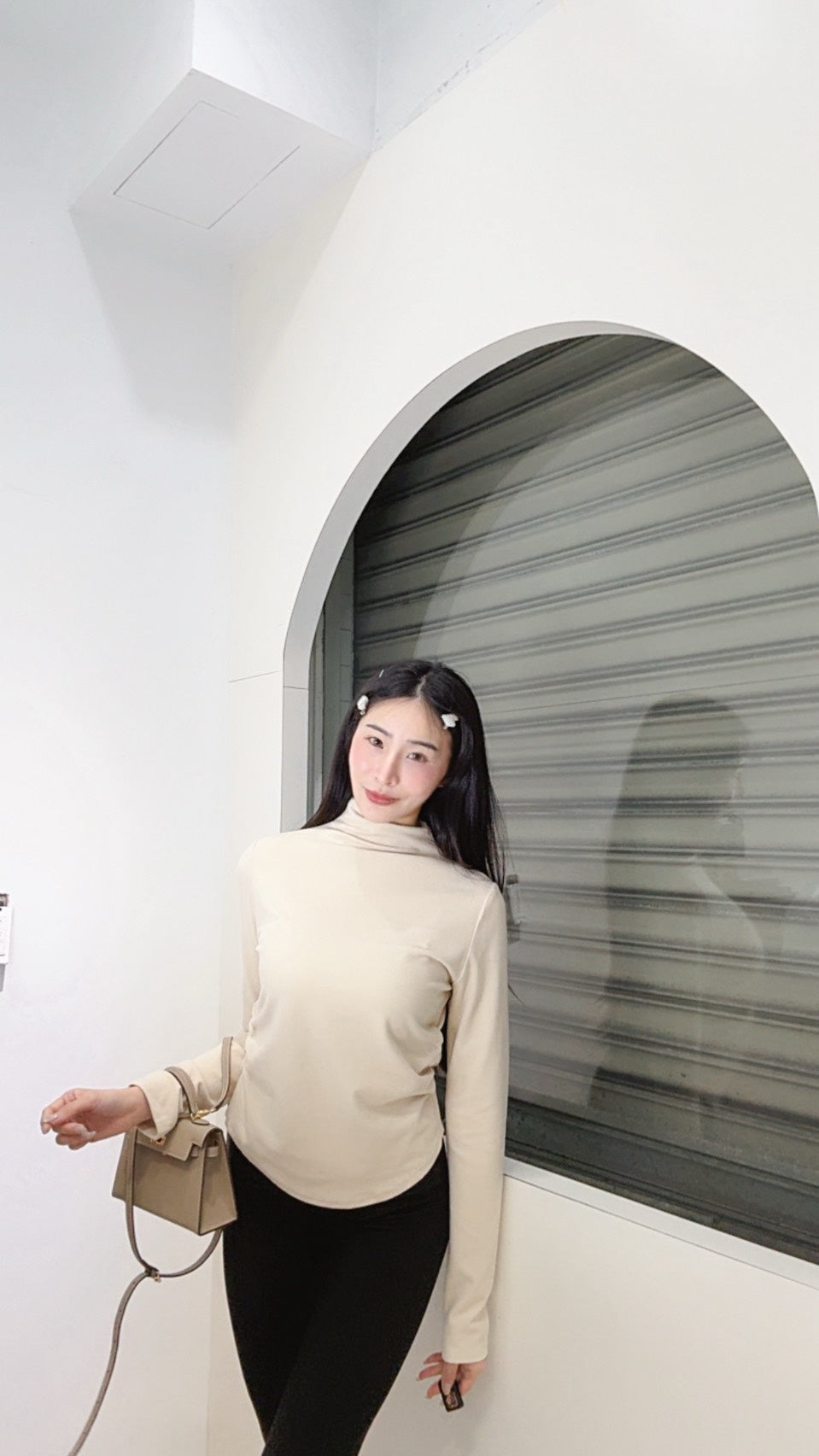 項鍊立領抓皺磨毛上衣