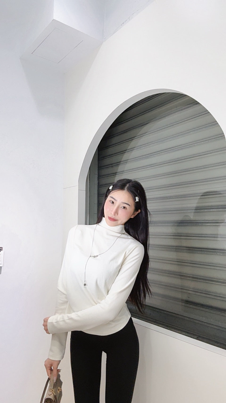 項鍊立領抓皺磨毛上衣