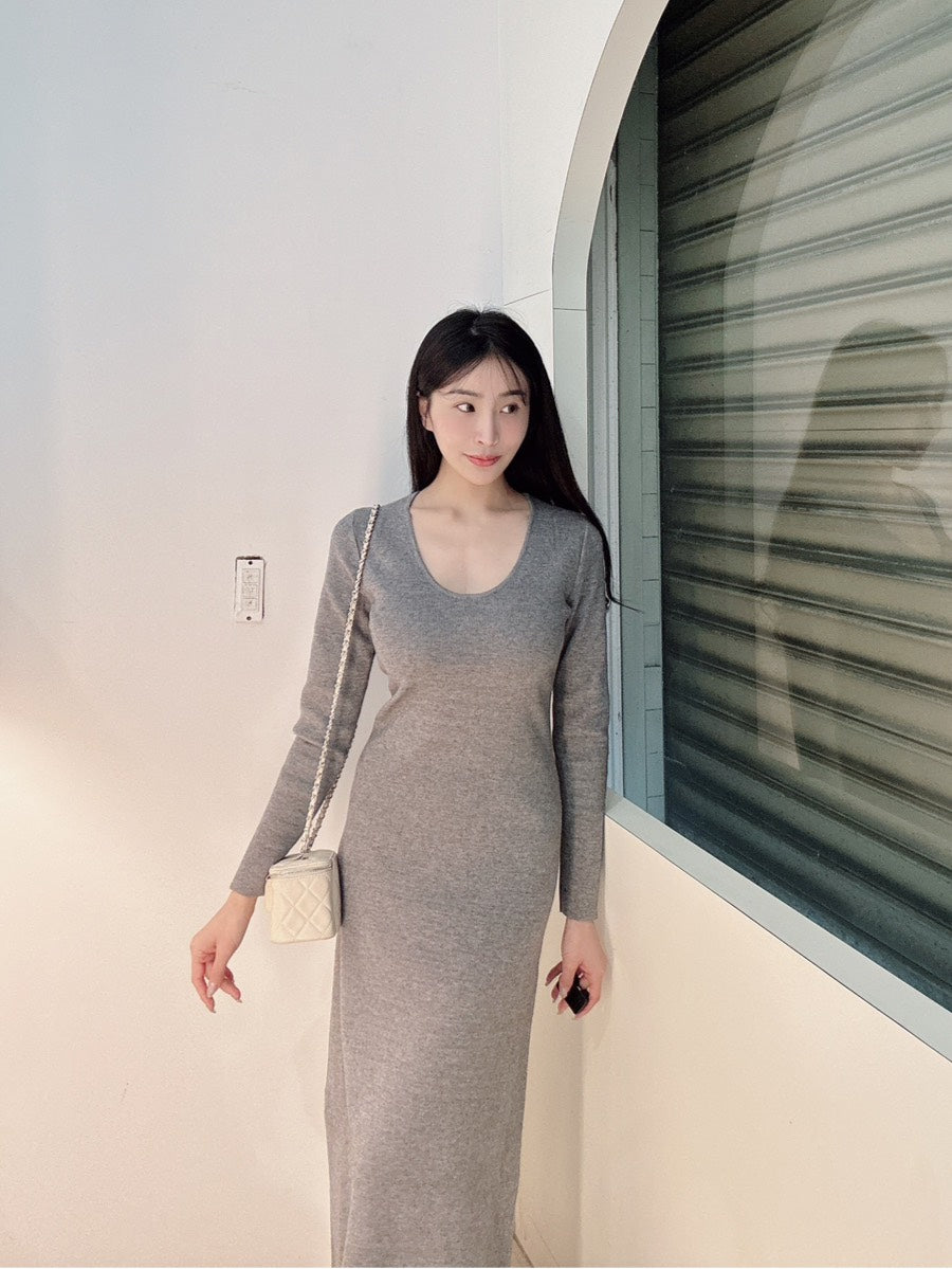顯瘦大U領厚磅針織洋裝