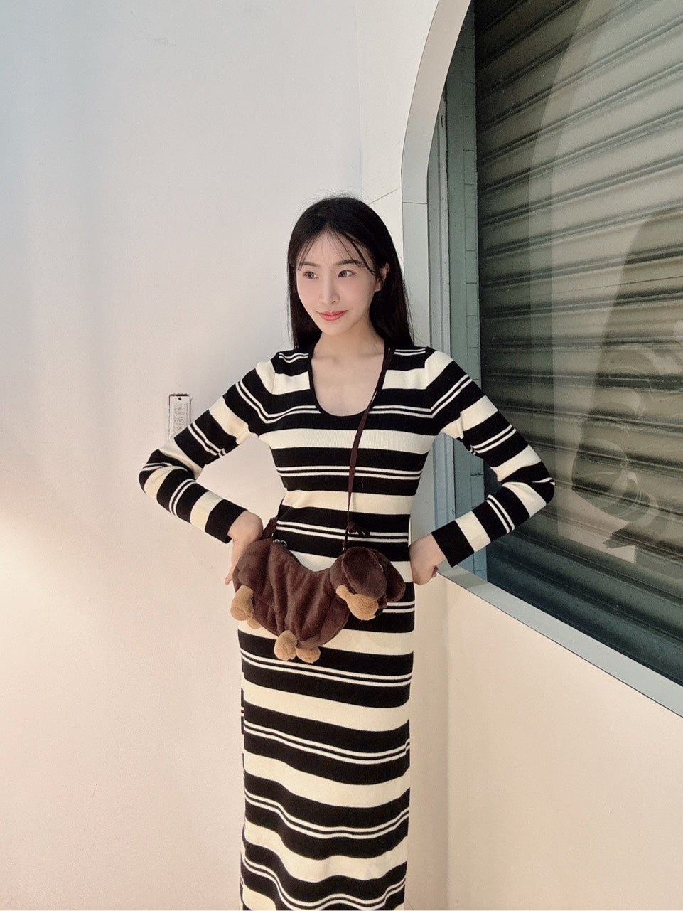 顯瘦大U領厚磅針織洋裝